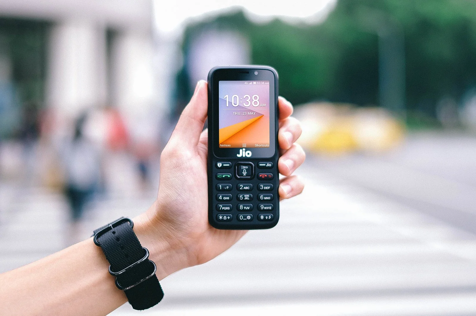 Making the feature phone smart 